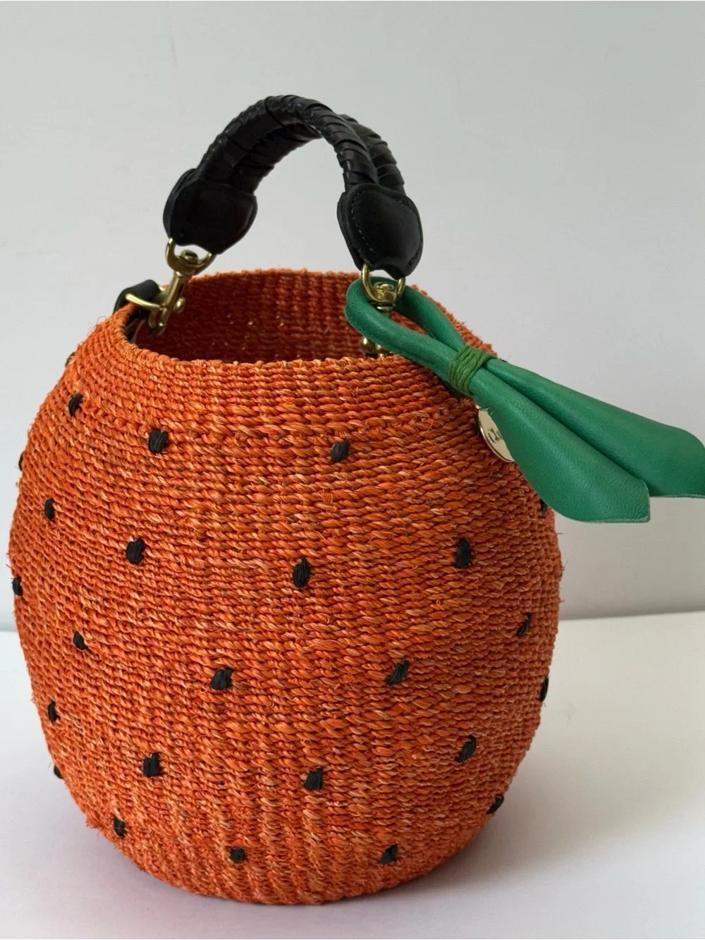SOLD Clare V Strawberry Raffia Bucket Bag Woven Leather Handle Resort Euro - Picture 5 of 13